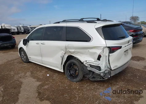 2021 Toyota Sienna Xle z USA, uszkodzony, nr VIN 5TDYRKEC6MS037211